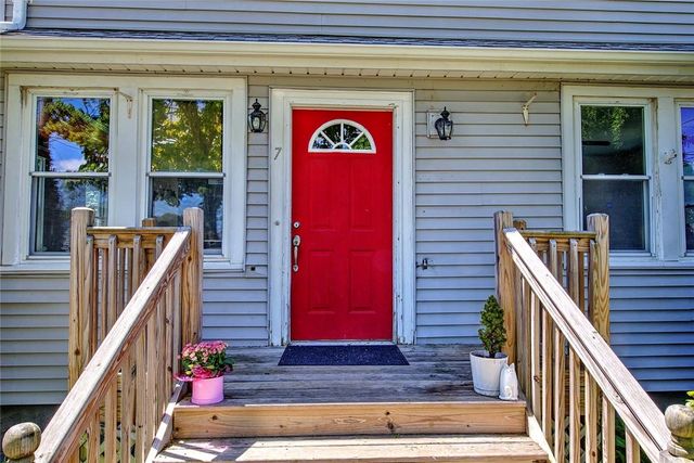 7 Hemlock Drive, Johnston, RI 02919
