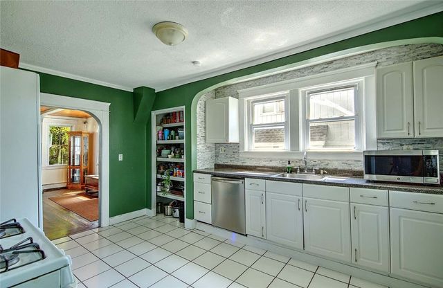 7 Hemlock Drive, Johnston, RI 02919