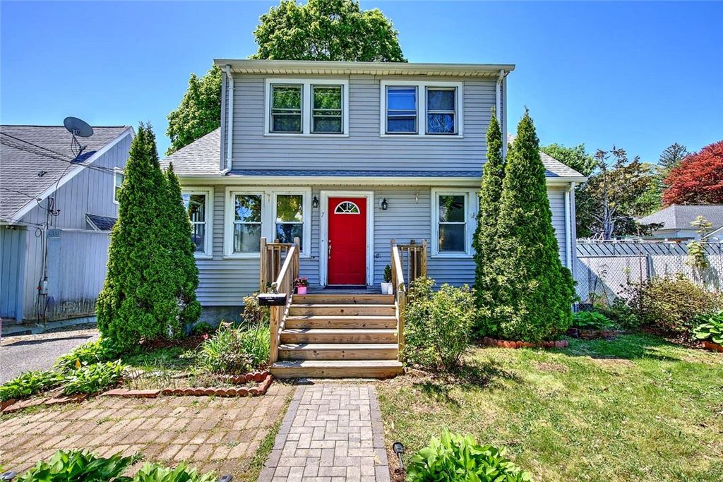 7 Hemlock Drive, Johnston, RI 02919