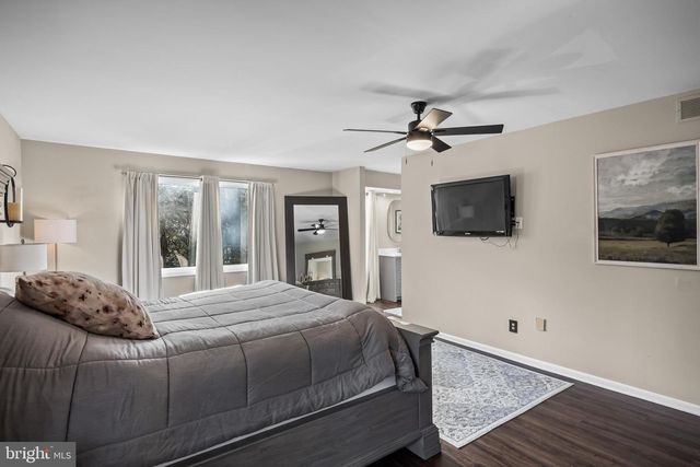 26 GLEN LAKE DR, Medford, NJ 08055