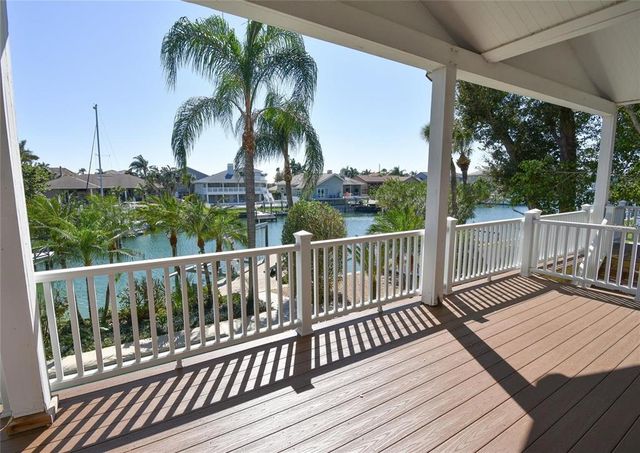 104 5TH STREET E, Tierra Verde, FL 33715