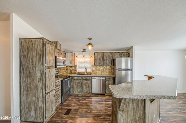 2208 W BASELINE Avenue 76, Apache Junction, AZ 85120
