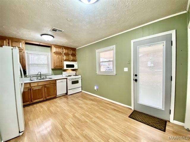 6730 Governors Drive, Elmore, AL 36025