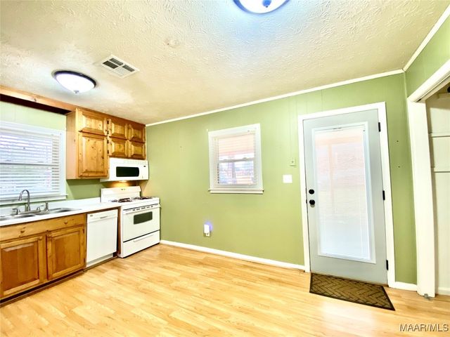 6730 Governors Drive, Elmore, AL 36025