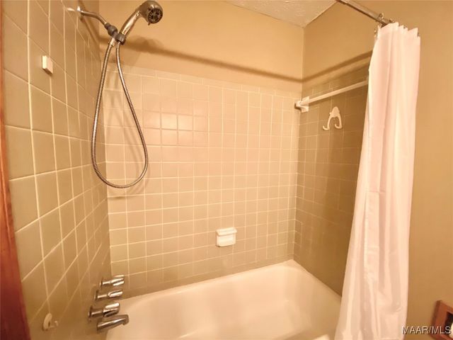 6730 Governors Drive, Elmore, AL 36025