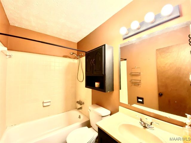 6730 Governors Drive, Elmore, AL 36025