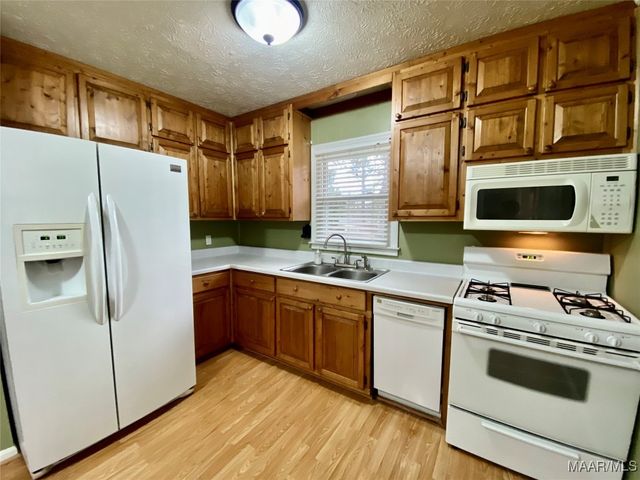 6730 Governors Drive, Elmore, AL 36025