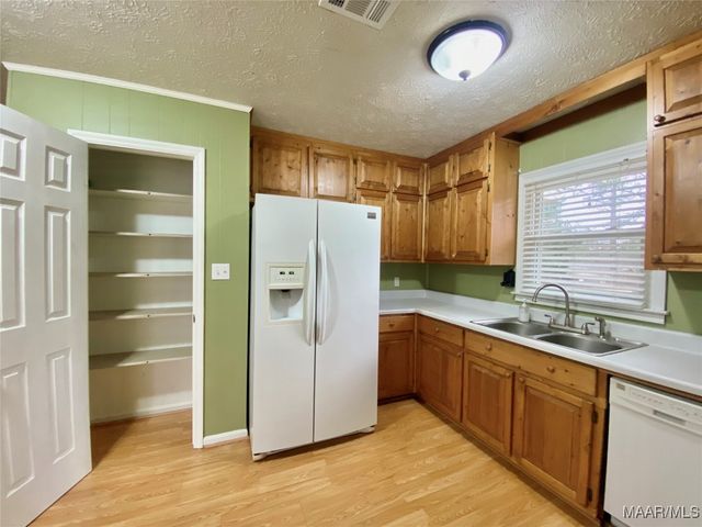 6730 Governors Drive, Elmore, AL 36025