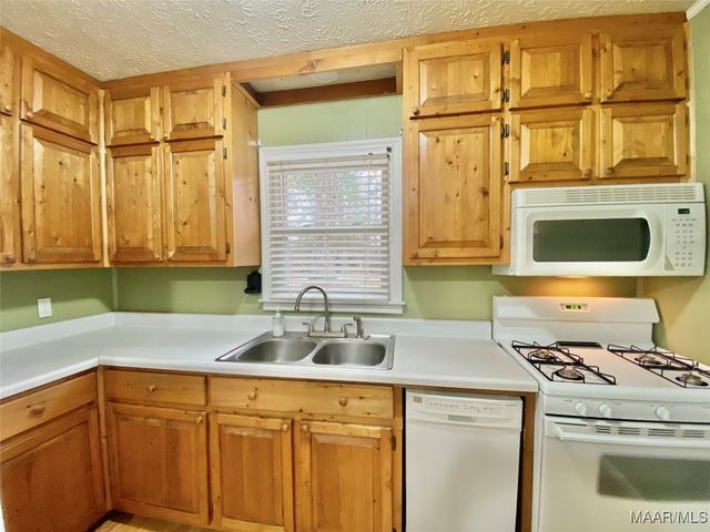 6730 Governors Drive, Elmore, AL 36025