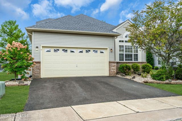 7 Ravello Road, Manchester, NJ 08759