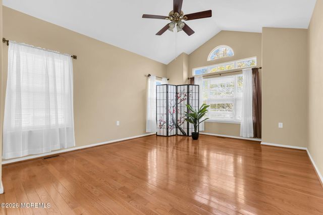 7 Ravello Road, Manchester, NJ 08759