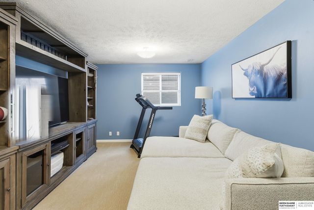 19106 K Street, Omaha, NE 68135