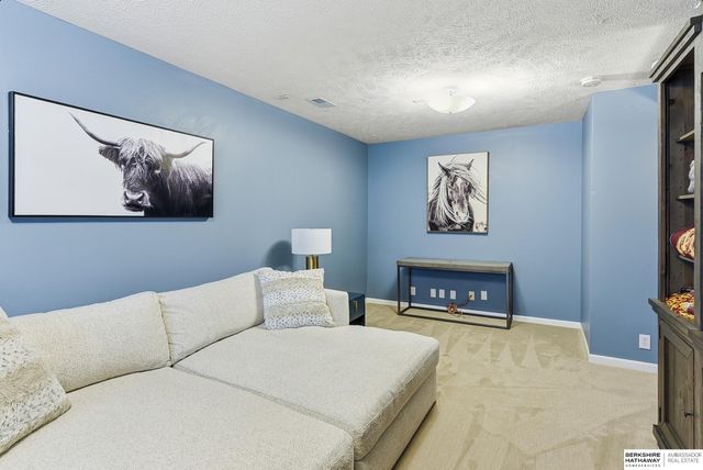 19106 K Street, Omaha, NE 68135