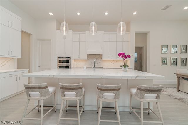 8900 Nevis WAY, Naples, FL 34112