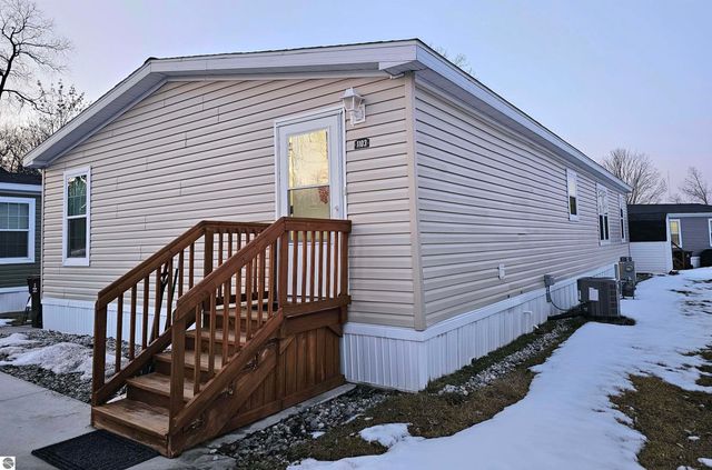 1103 Peachtree Court, Mt Pleasant, MI 48858