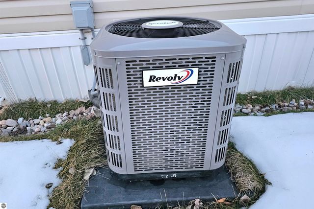 1103 Peachtree Court, Mt Pleasant, MI 48858