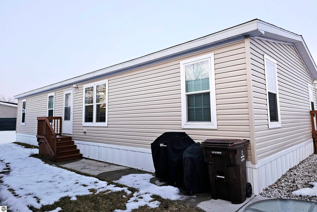 1103 Peachtree Court, Mt Pleasant, MI 48858