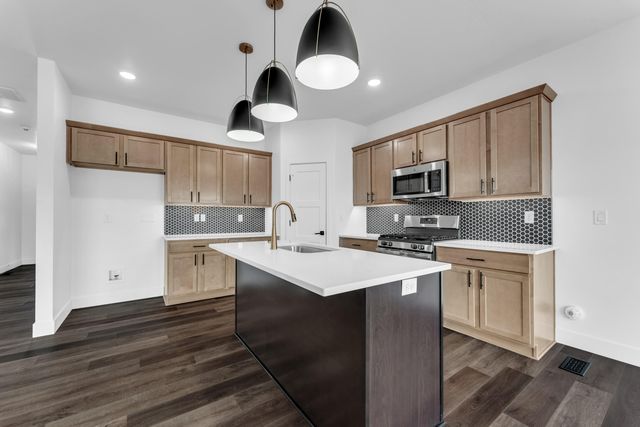 2617 W Goldfinch Drive, Ozark, MO 65721