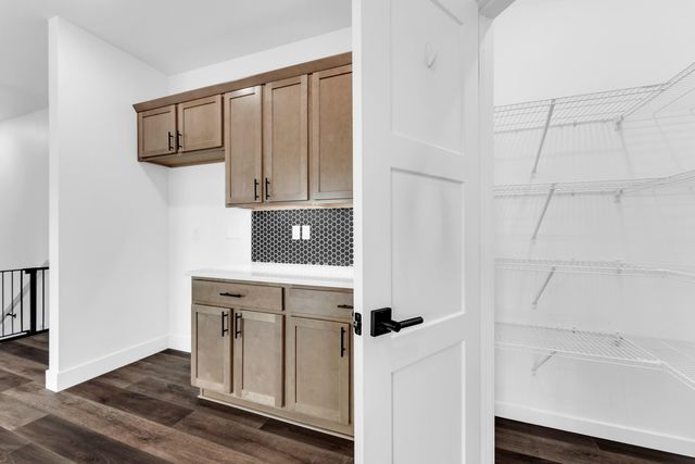 2617 W Goldfinch Drive, Ozark, MO 65721