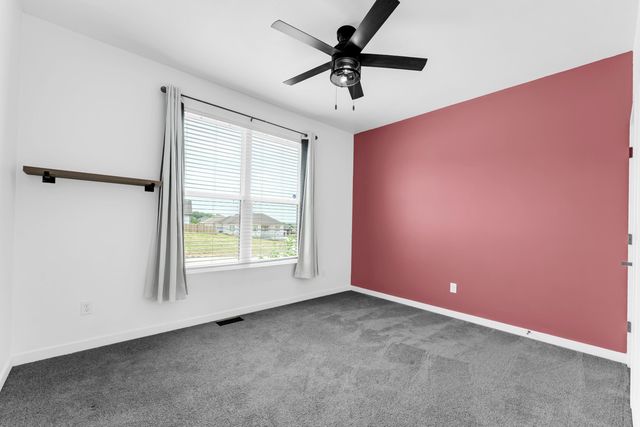 2617 W Goldfinch Drive, Ozark, MO 65721