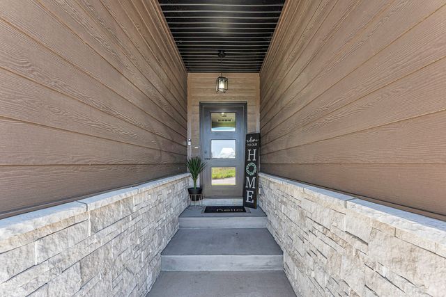 2617 W Goldfinch Drive, Ozark, MO 65721