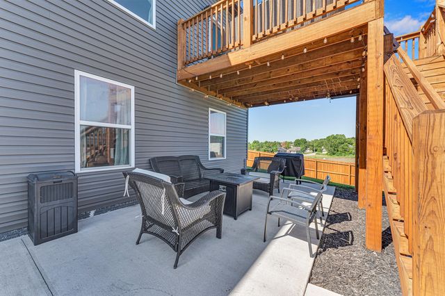2617 W Goldfinch Drive, Ozark, MO 65721
