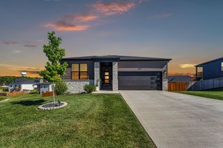 2617 W Goldfinch Drive, Ozark, MO 65721