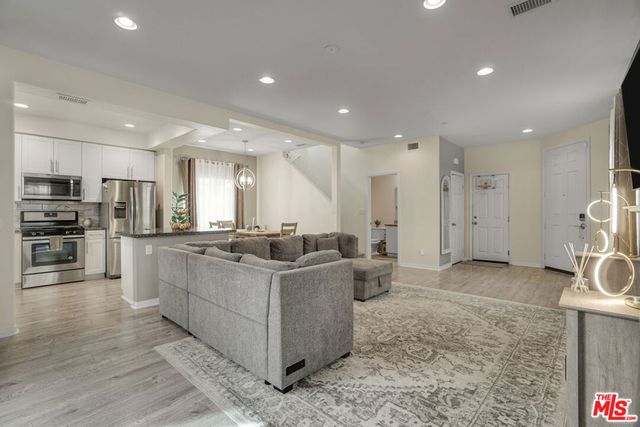 22755 Walnut Park Lane 5, Newhall, CA 91321