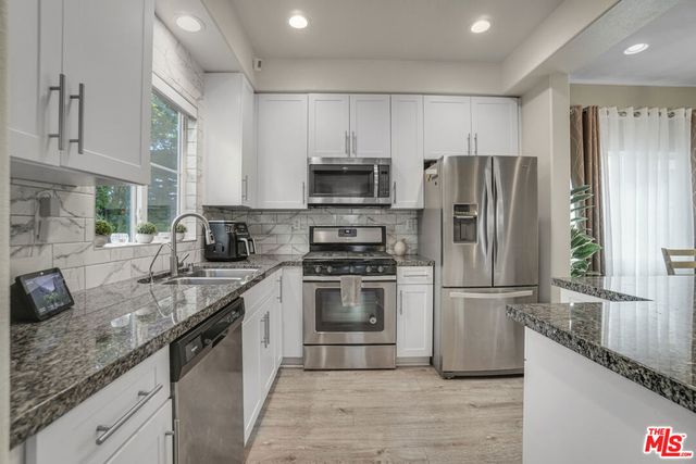 22755 Walnut Park Lane 5, Newhall, CA 91321