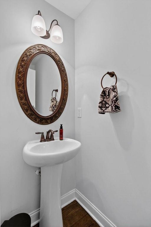 Image 16 of property listing at 2111 Oyster Reef Lane, Mount Pleasant, SC 29466