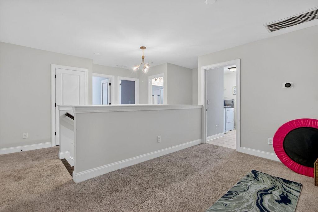 Image 17 of property listing at 2111 Oyster Reef Lane, Mount Pleasant, SC 29466