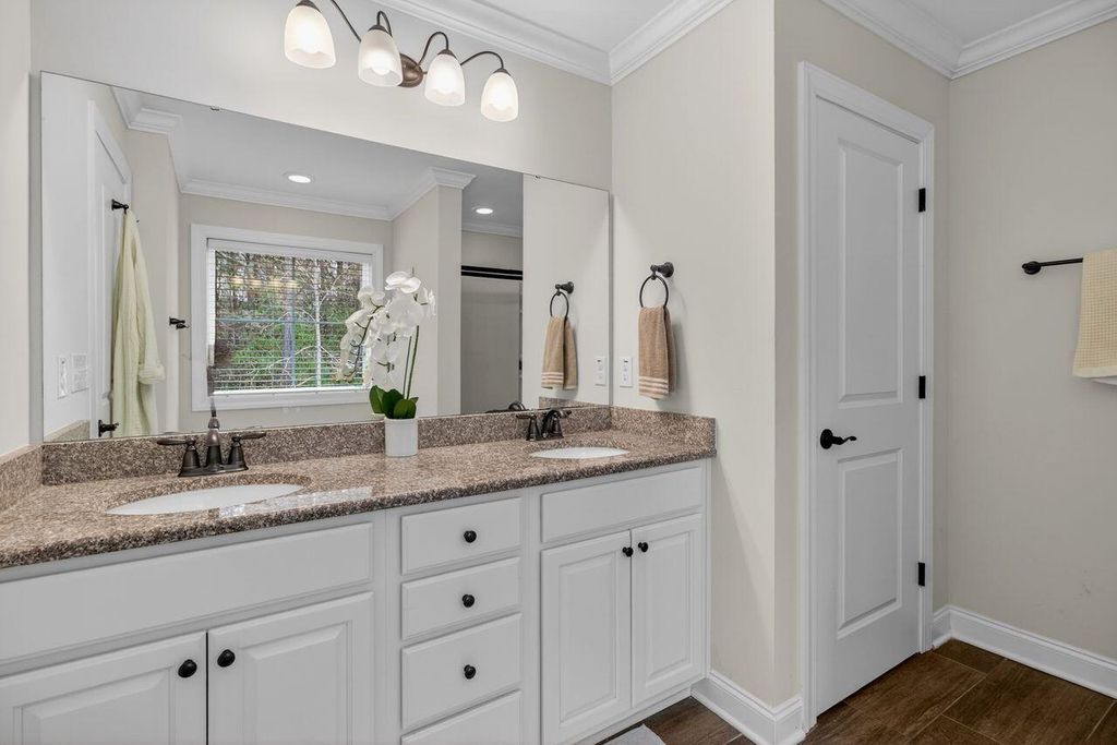 Image 21 of property listing at 2111 Oyster Reef Lane, Mount Pleasant, SC 29466