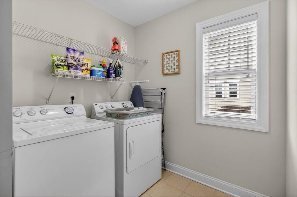 Image 23 of property listing at 2111 Oyster Reef Lane, Mount Pleasant, SC 29466