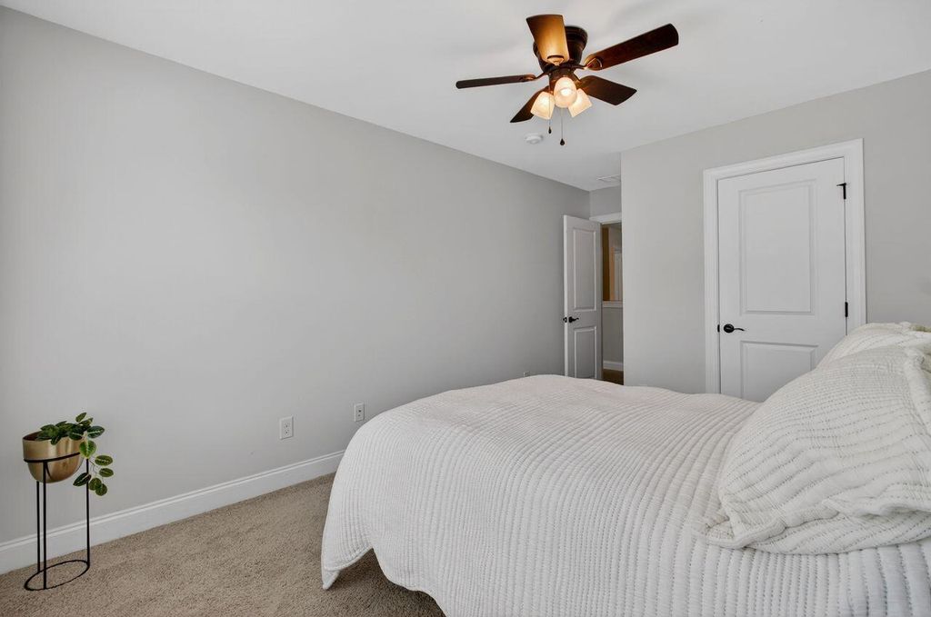 Image 25 of property listing at 2111 Oyster Reef Lane, Mount Pleasant, SC 29466