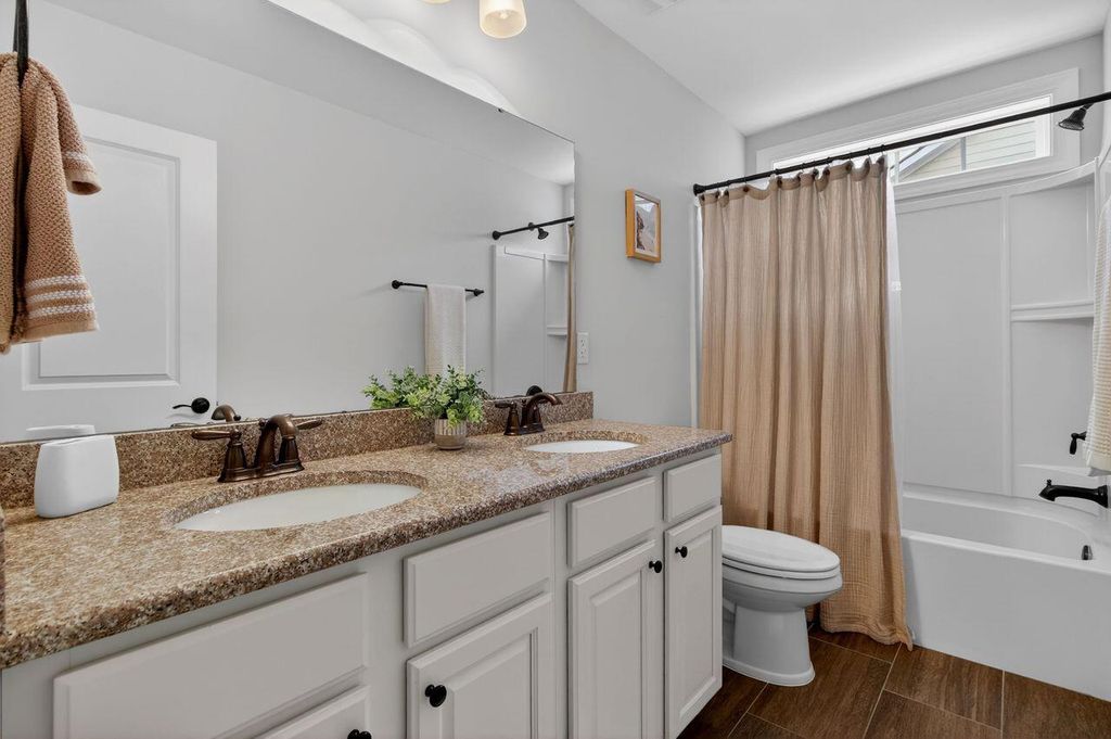 Image 26 of property listing at 2111 Oyster Reef Lane, Mount Pleasant, SC 29466