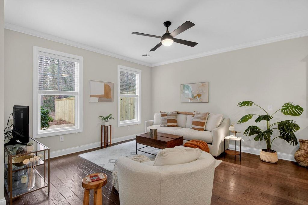 Image 8 of property listing at 2111 Oyster Reef Lane, Mount Pleasant, SC 29466