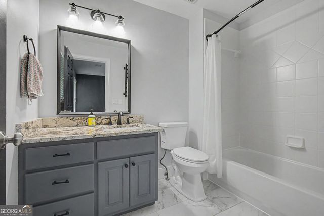 401 The Falls Of Cherokee Drive, Canton, GA 30114