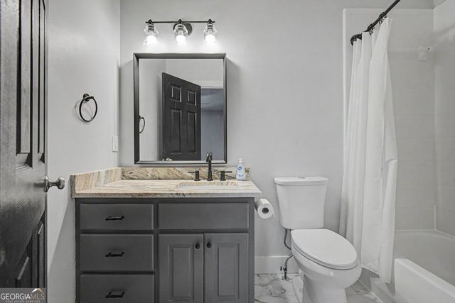 401 The Falls Of Cherokee Drive, Canton, GA 30114
