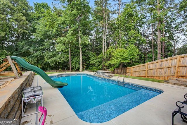 401 The Falls Of Cherokee Drive, Canton, GA 30114