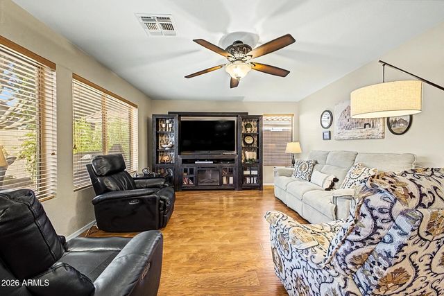 878 W Windhaven Avenue, Gilbert, AZ 85233