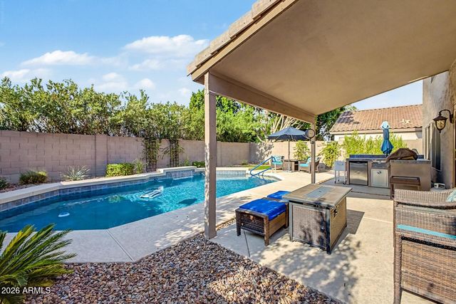 878 W Windhaven Avenue, Gilbert, AZ 85233