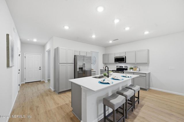 7958 HAMMOND Boulevard, Jacksonville, FL 32220