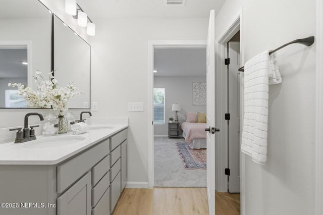 7958 HAMMOND Boulevard, Jacksonville, FL 32220
