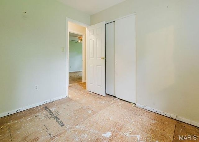 1921 Lakeheights Lane, St Louis, MO 63138