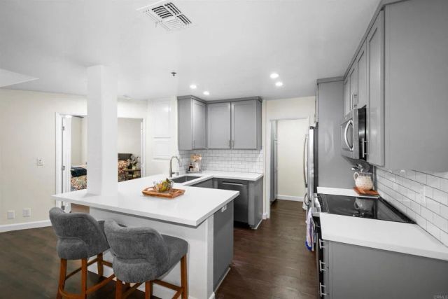 3969 Mahaila Avenue 101, San Diego, CA 92122