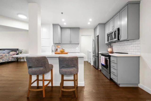 3969 Mahaila Avenue 101, San Diego, CA 92122