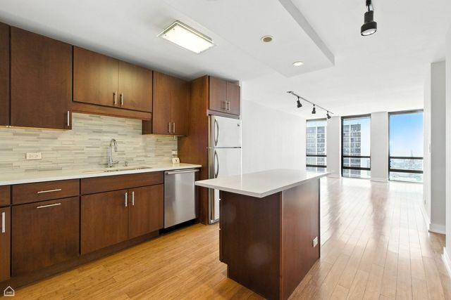 1660 N La Salle Drive 2910, Chicago, IL 60614