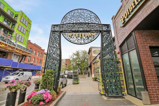 1660 N La Salle Drive 2910, Chicago, IL 60614