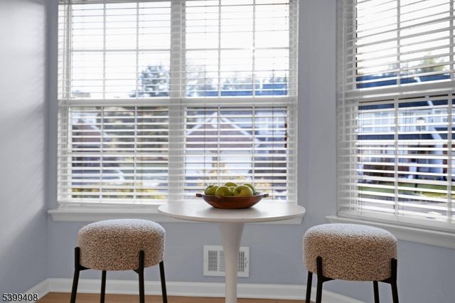 2303 Scarlett Dr, Washington Twp., NJ 07853