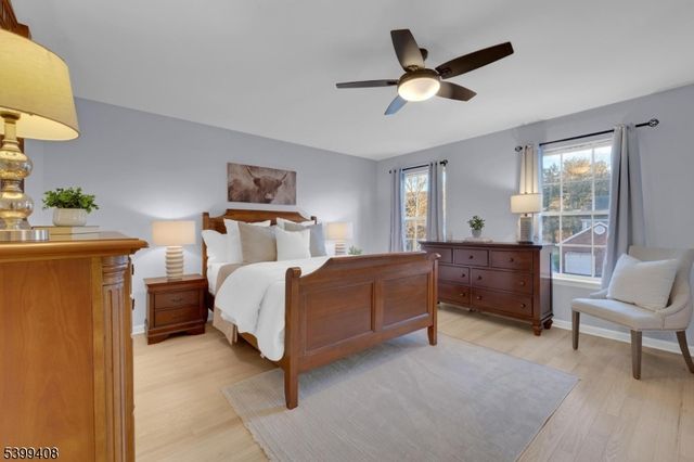 2303 Scarlett Dr, Washington Twp., NJ 07853